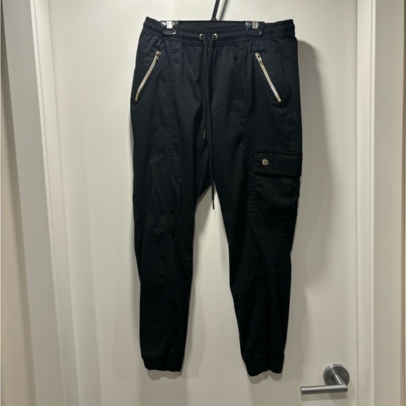 Jaanuu scrub set - top and joggers, small, black and gold - Picture 2 of 3